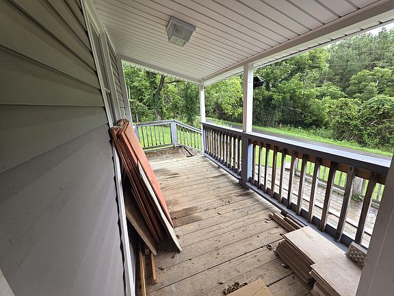 5th image of 6827 Blacksburg Rd