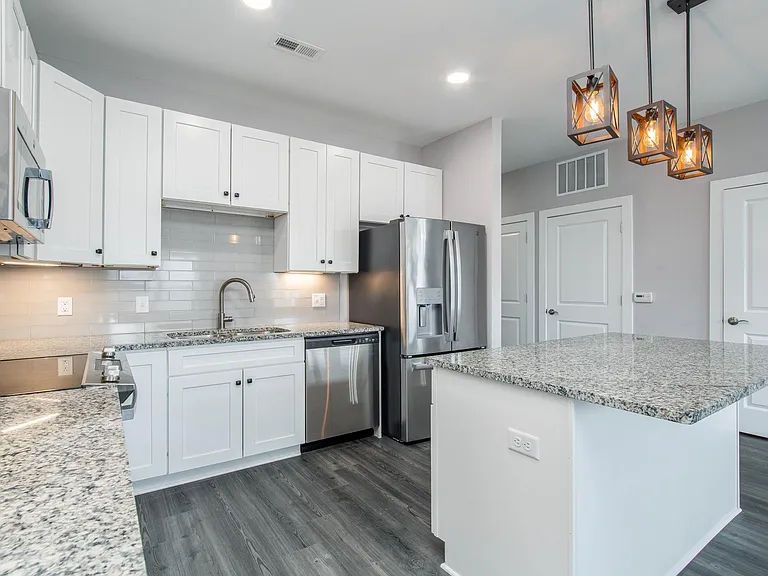 463 Columbus Ave — Photo 45