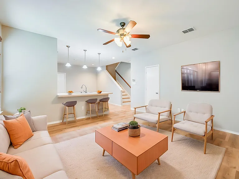 5435 Jacob Dr — Photo 2