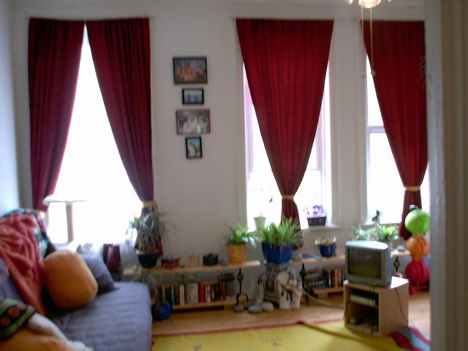 2nd image of 251 Quail St #3