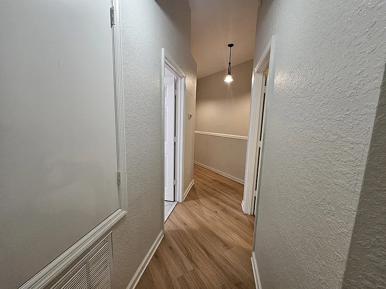 5166 Hawkstone Dr — Photo 15