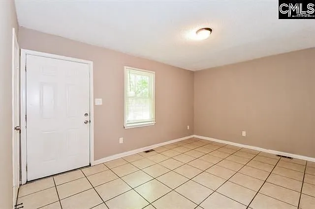 4 bed, 1.5 bath, 1144 sqft, $1,550 — Photo 2