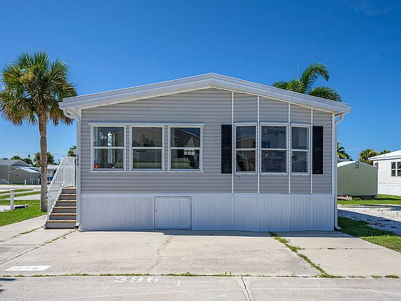 3rd image of 19333 Summerlin Rd #396