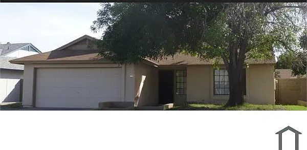 3333 W Ross Ave — Photo 2