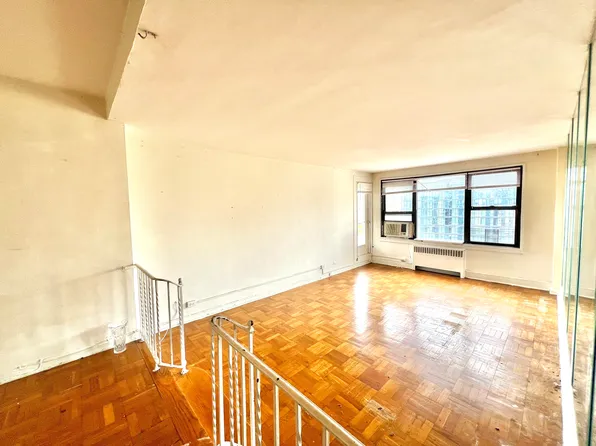 98-22 63rd Drive image 6 of 10