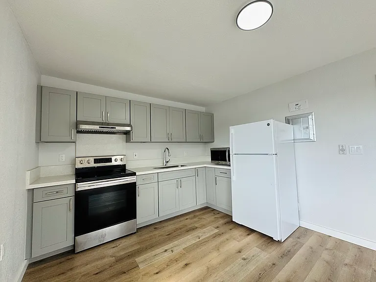 2449 Kula Kolea Dr — Photo 2