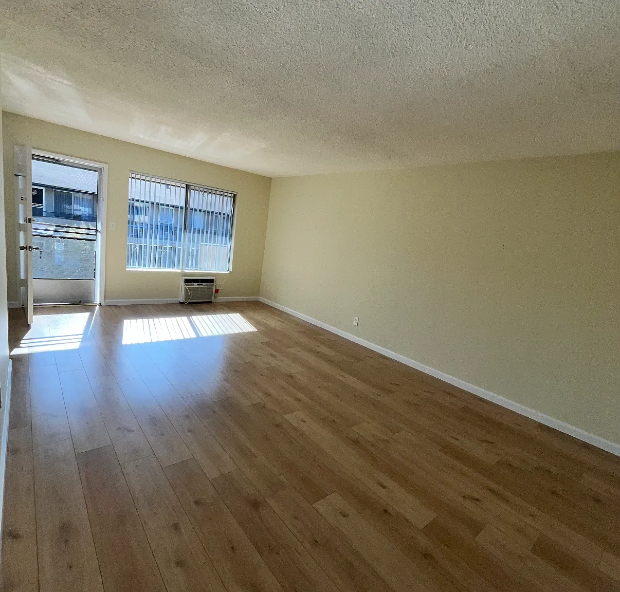W Stocker St, Glendale — Photo 4