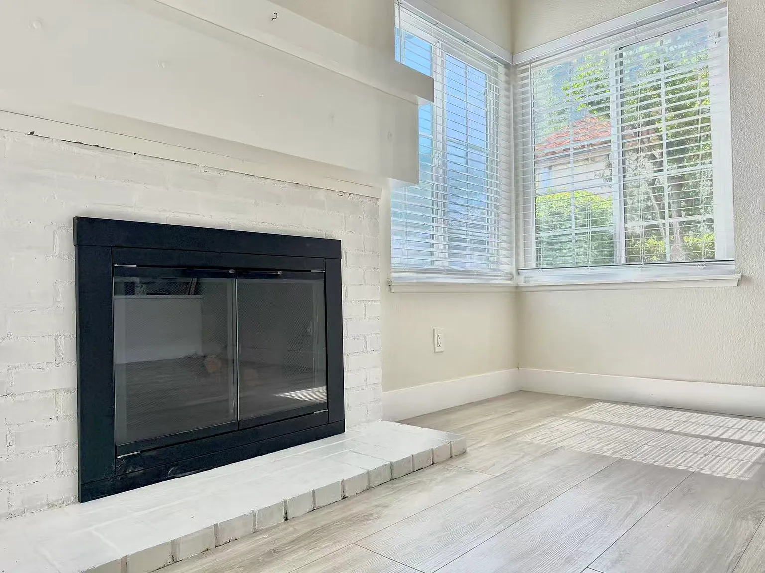 3 bed, 2.5 bath, 1787 sqft, $3,950 — Photo 3