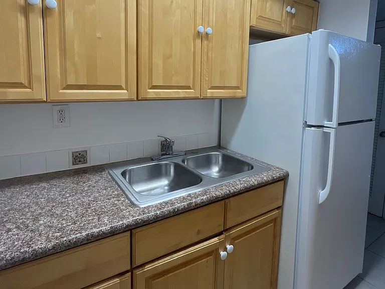 515 S Sequoia Dr — Photo 16