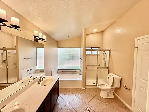 7568 W Kerry Ln Photo 1