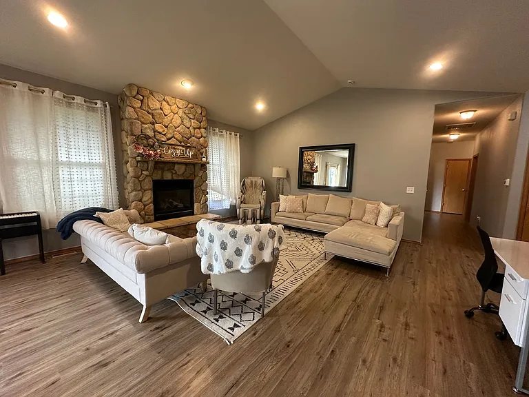 703 W Del Ray Dr — Photo 5