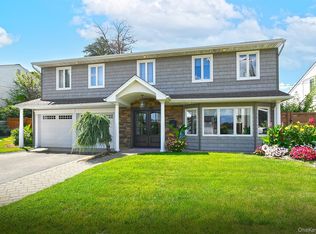 3142 Wynsum Ave, Merrick, NY 11566