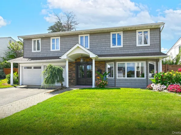 3142 Wynsum Avenue, Merrick, NY 11566