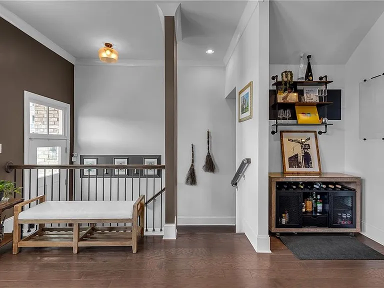 720 Avondale Hills Dr — Photo 4