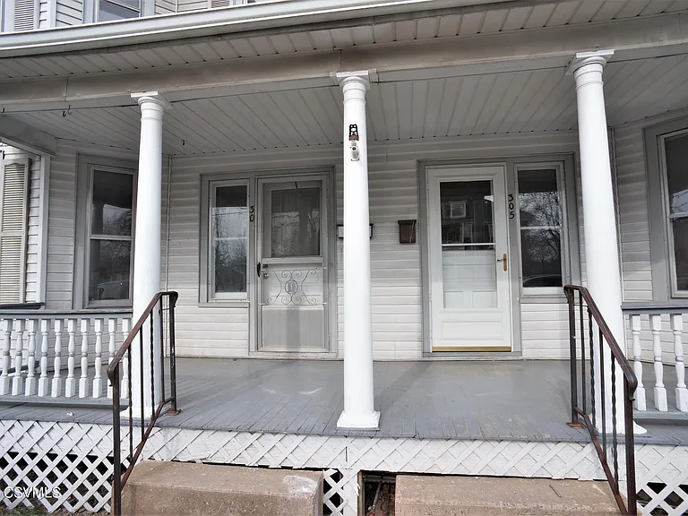 305 Walnut St — Photo 2
