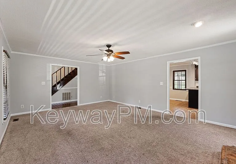 255 Silver Maple Rd — Photo 8
