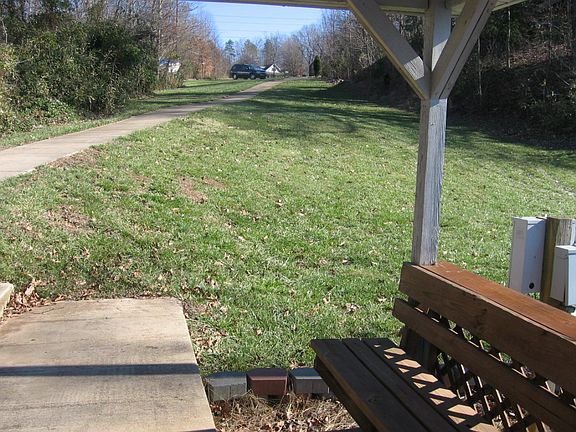 5th image of 116 Grayrock Dr