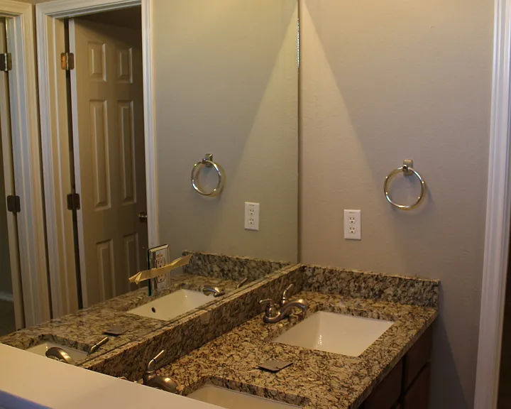 208 Firwood N — Photo 16
