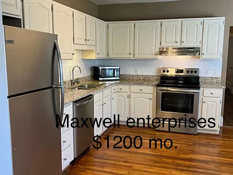 1764 16th St NE — Photo 5