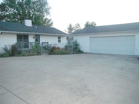 4th image of 1140 Priscilla Ln