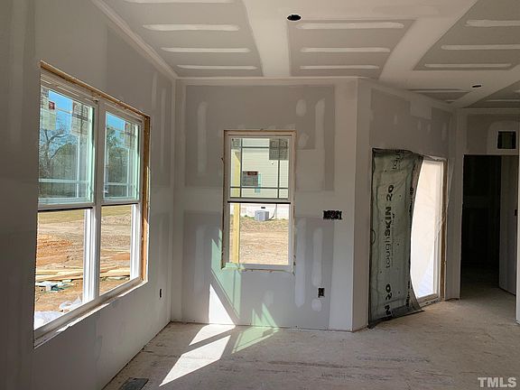 5th image of 71 Pioneer St