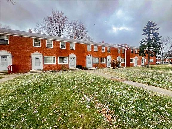 3rd image of 471 Clearview Dr #F17