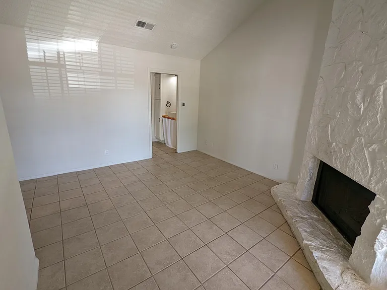 4307 S 1st St #202 — Photo 4