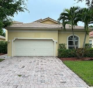 1st image of 6211 Arlington Way