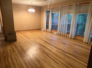 1025 Tower Ct, Iowa City, IA 52246