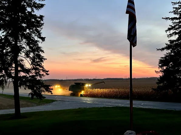 185 Smoke Rd, Valparaiso, IN 46385