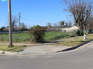 412 E Grove Ave, Fresno, CA