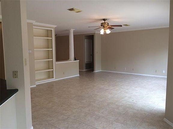 4th image of 2302 Creekside Bnd