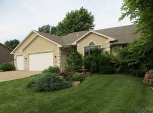 7209 S Russet Cir, Sioux Falls, SD 57108