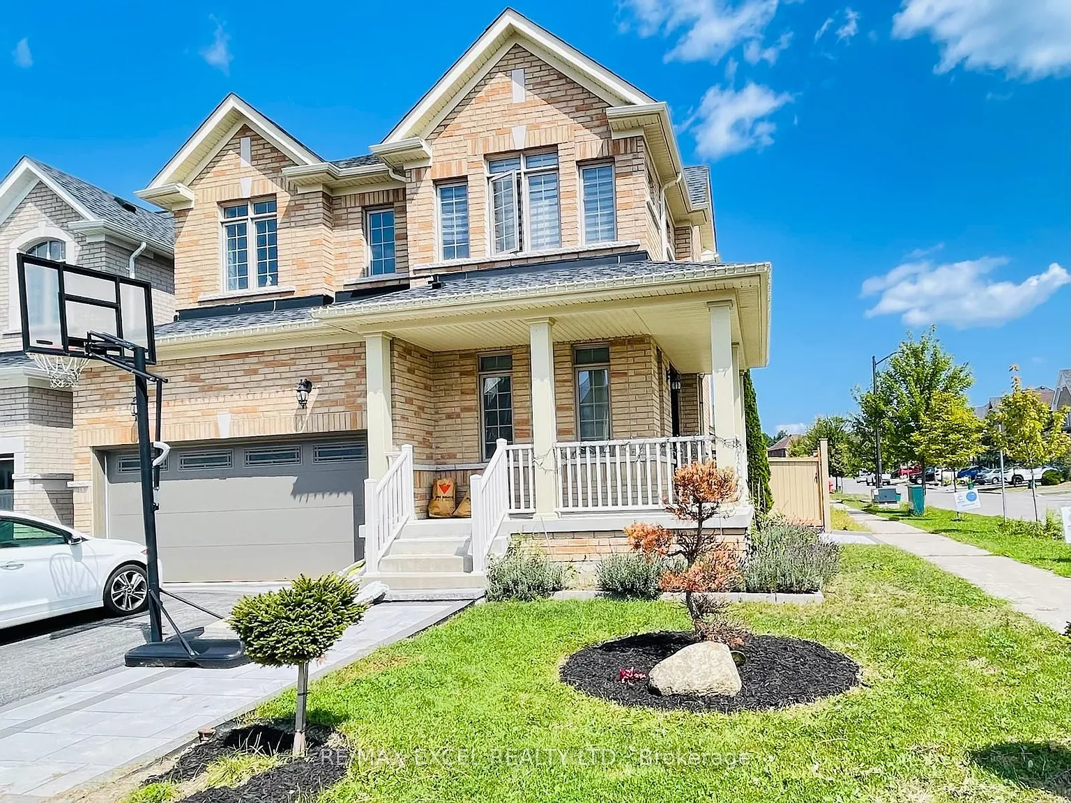 3 bed, $3,900 — Photo 1