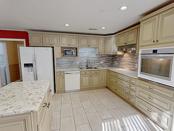 5th image of 1102 Northfield Cir