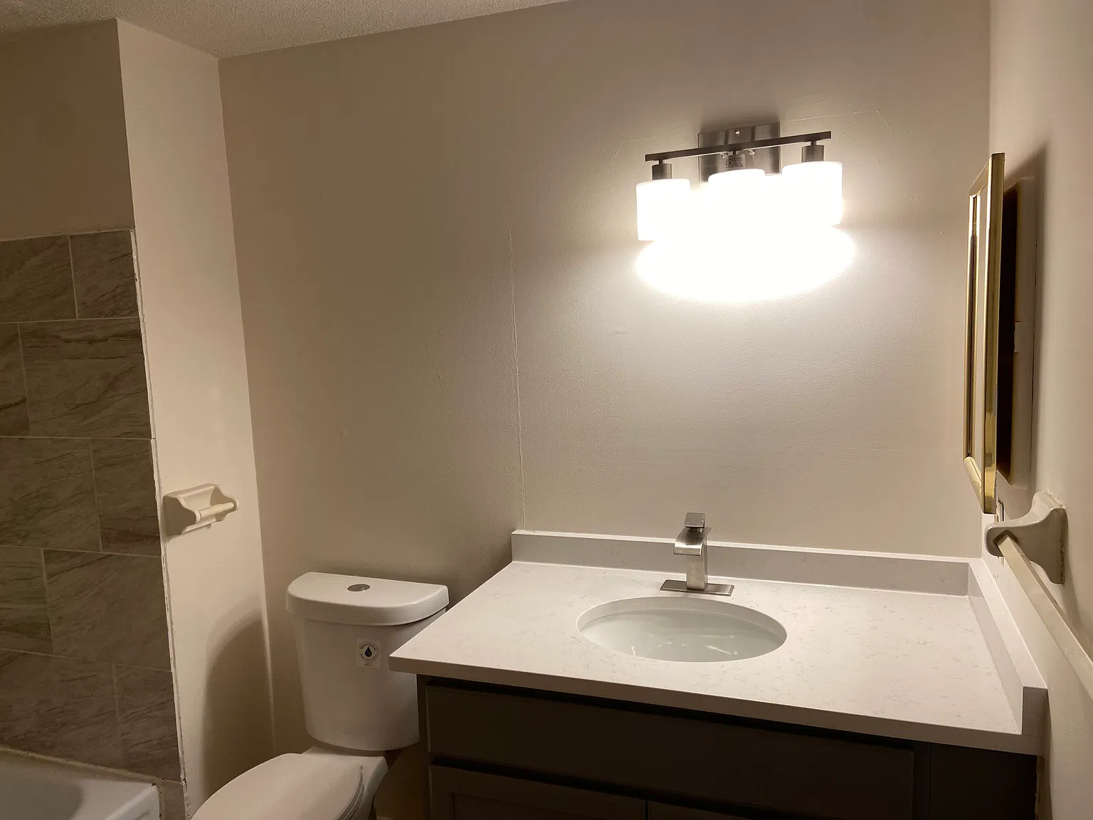 3 bed, 1.5 bath, 1700 sqft, $2,150 — Photo 1