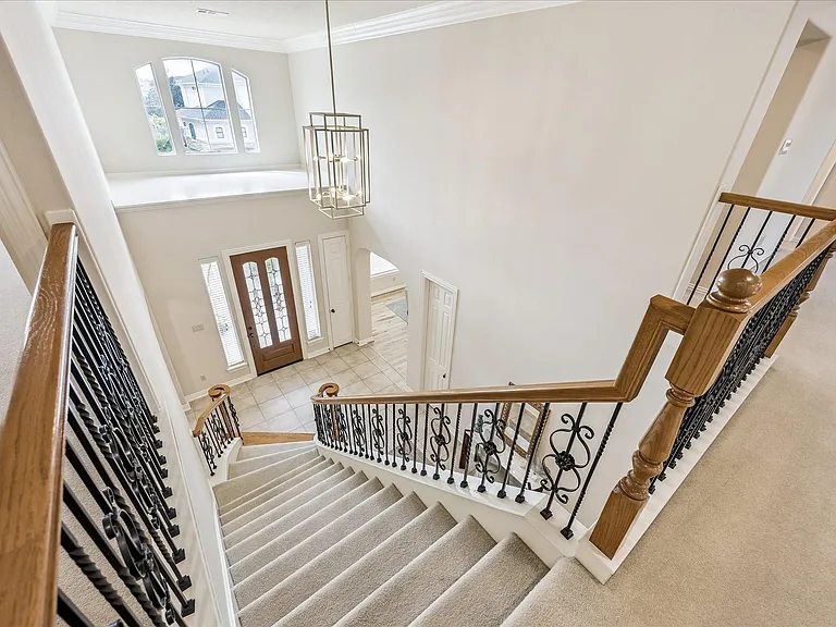 2210 Bywater Dr — Photo 34