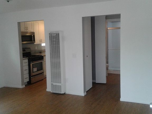 3rd image of 4977 Cape May Ave
