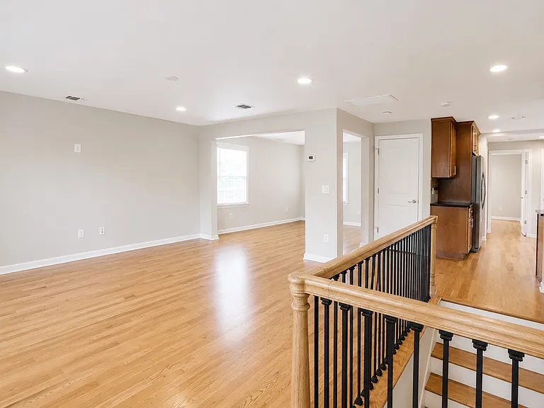 528 Cumberland St #2 — Photo 4