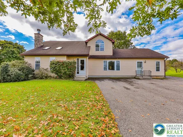 21 Homestead Dr, Leesport, PA 19533