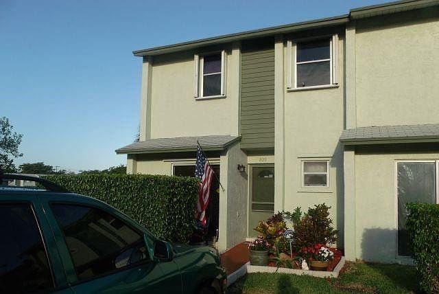 1st image of 809 Crystal Lake Drive #809