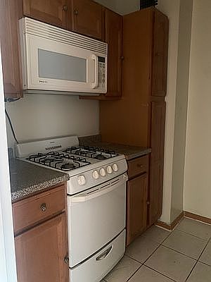 5th image of 665 Thwaites Pl APT 6L