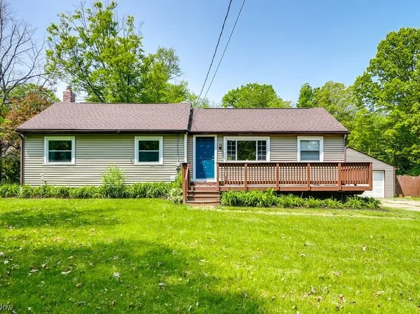 1102 Aberth Dr, Akron, OH 44320