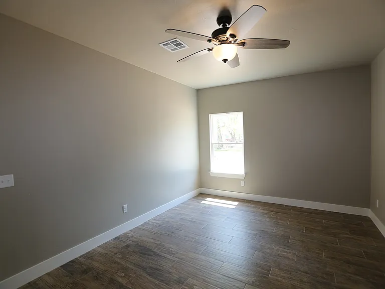 114 W French St — Photo 36