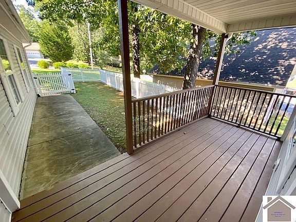 4th image of 160 Knottingham Dr