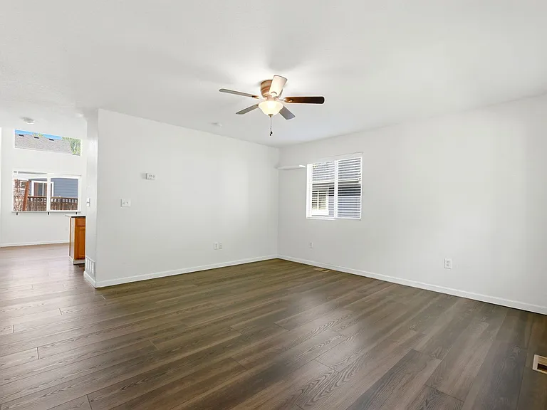 5155 Golden Eagle Pkwy — Photo 9