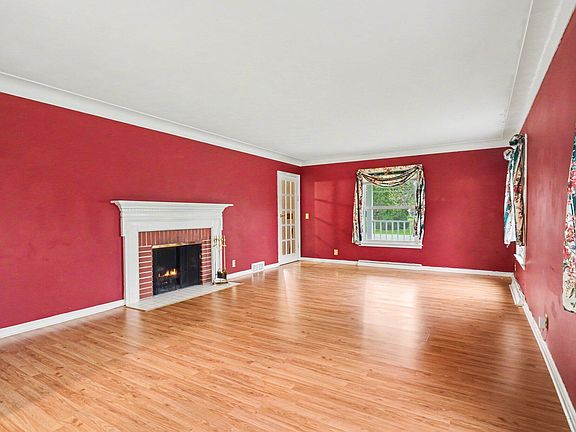 4th image of 3426 Meadowcroft Ave
