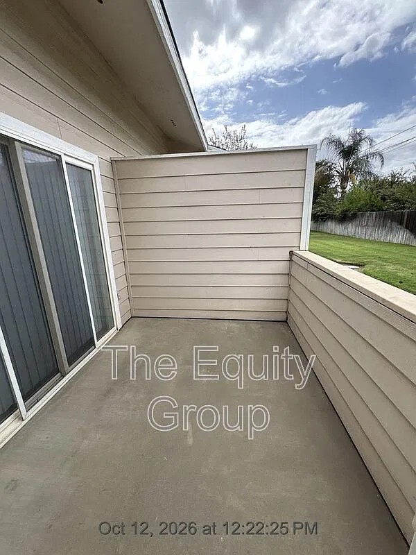 2 bed, 2.0 bath, 995 sqft, $1,450 — Photo 2