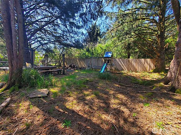 5th image of 333 Mizzen Street NW
