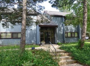 2851 Century Harbor Rd APT 4, Middleton, WI 53562